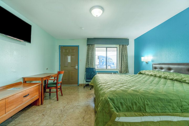 Room 8 of 22