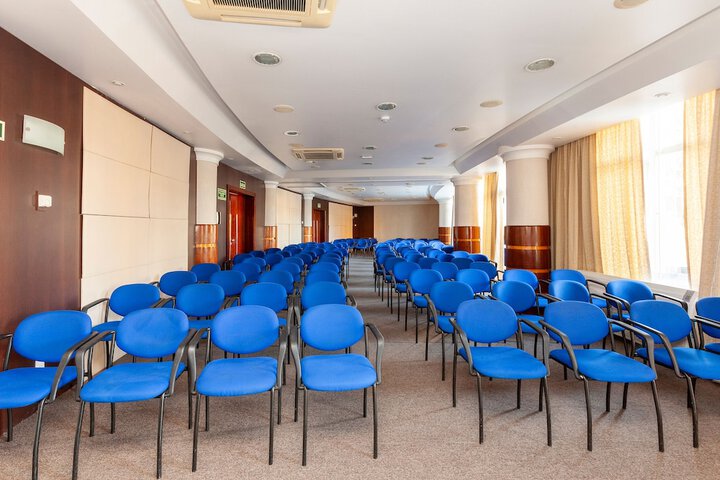 Ballroom/Hall 24 of 28