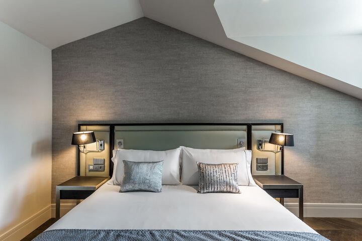 Room 10 of 44