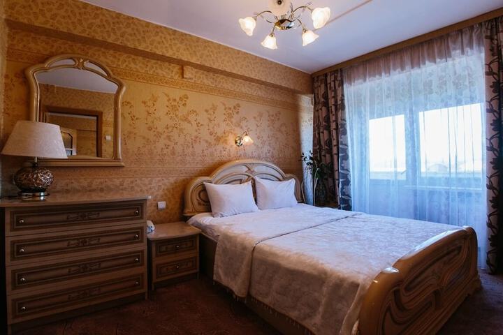 Room 12 of 34