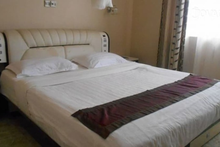 Room 8 of 44