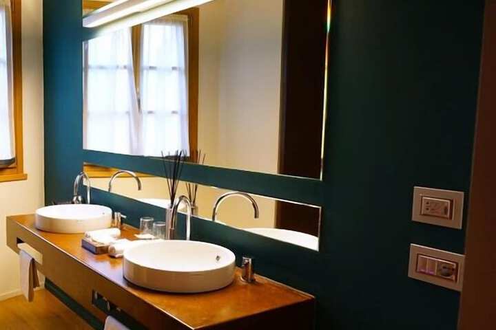 Room 23 of 52