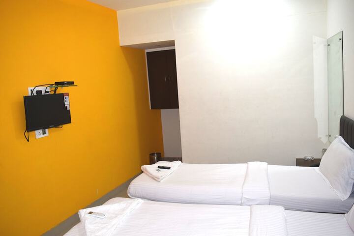 Room 5 of 25