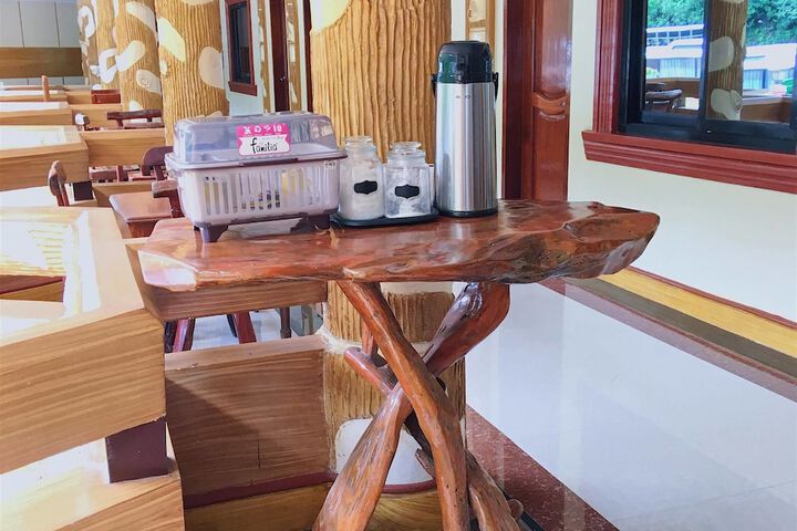 Breakfast/Coffee Service 32 of 39
