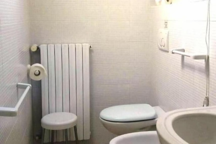 Room 25 of 65