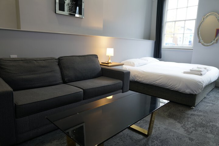 Room 6 of 61