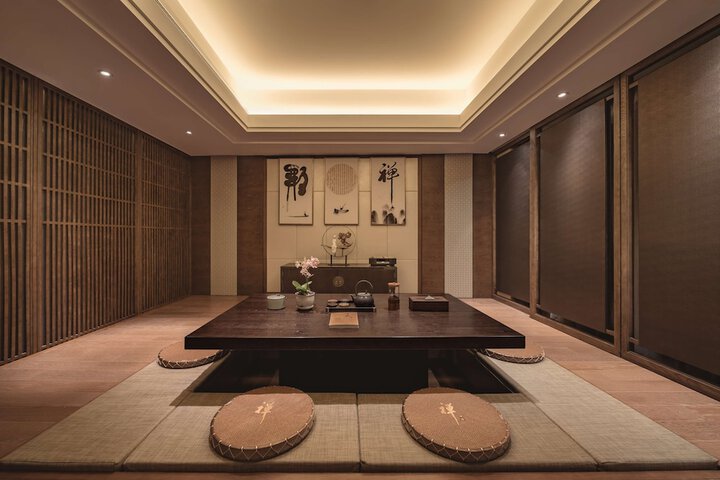 Room 28 of 87