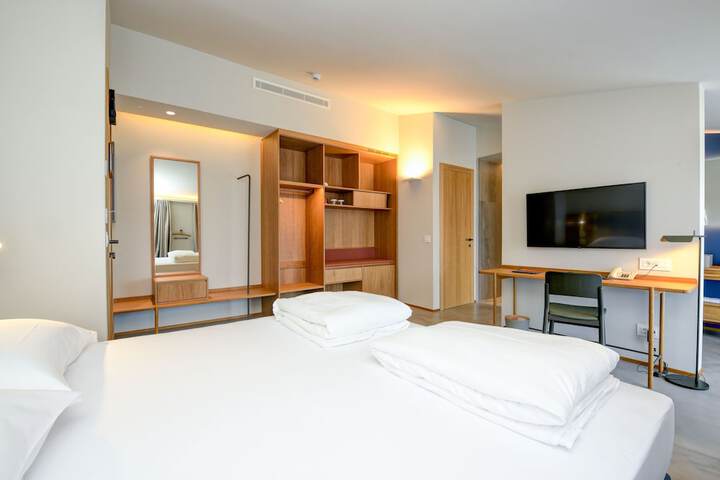 Room 61 of 164