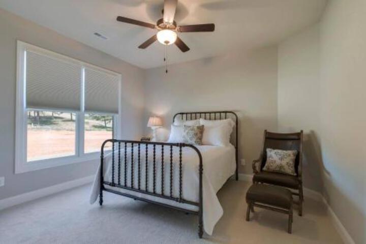 Driftwood Oakmont 3bd 2ba Home in Lenoir, NC