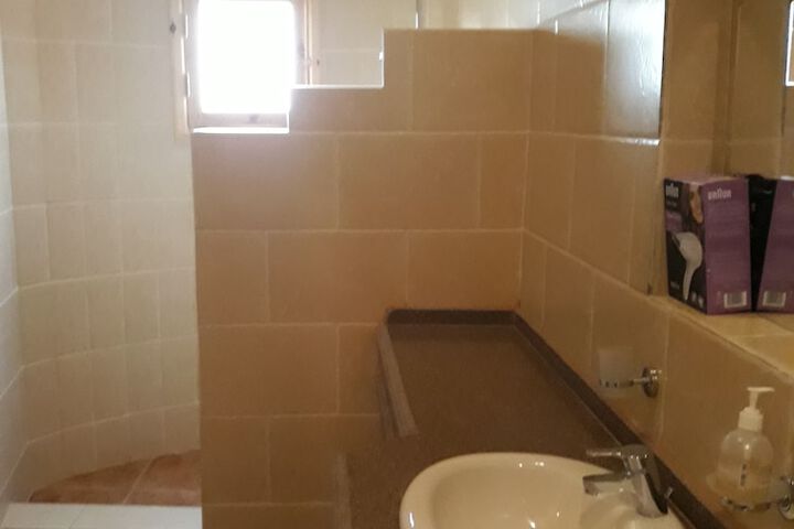 Room 85 of 218