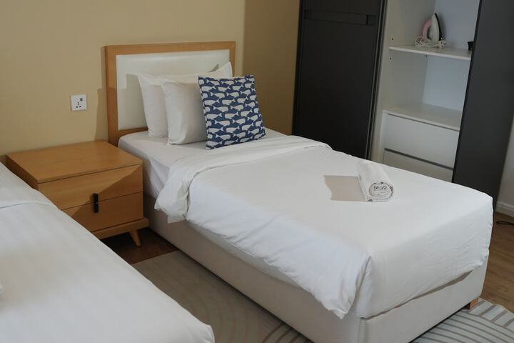 Room 15 of 77