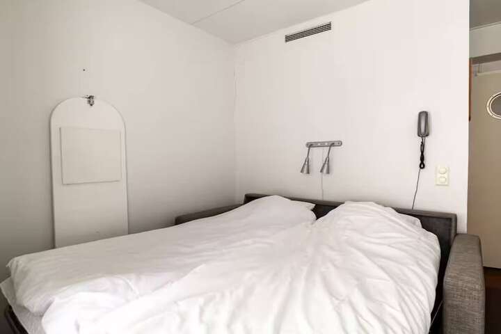 Room 136 of 865