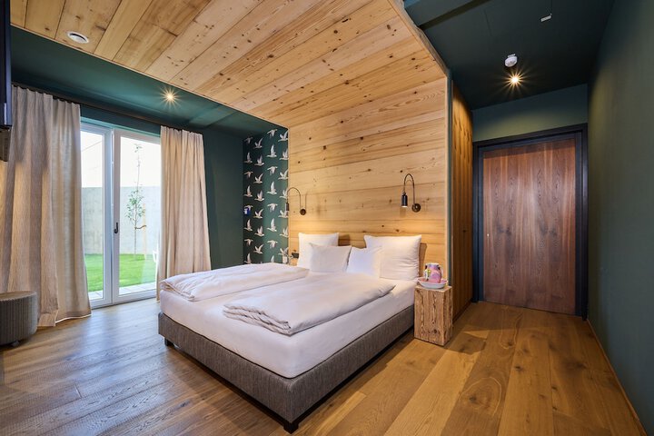 Room 16 of 35