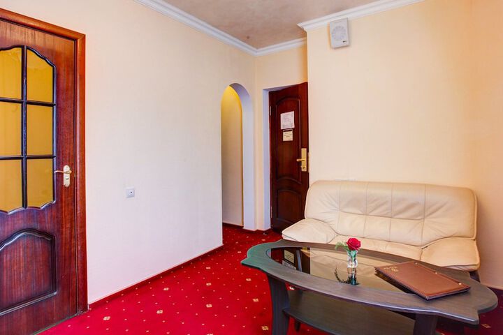 Room 8 of 39