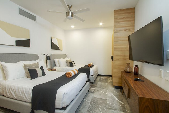 Room 65 of 156
