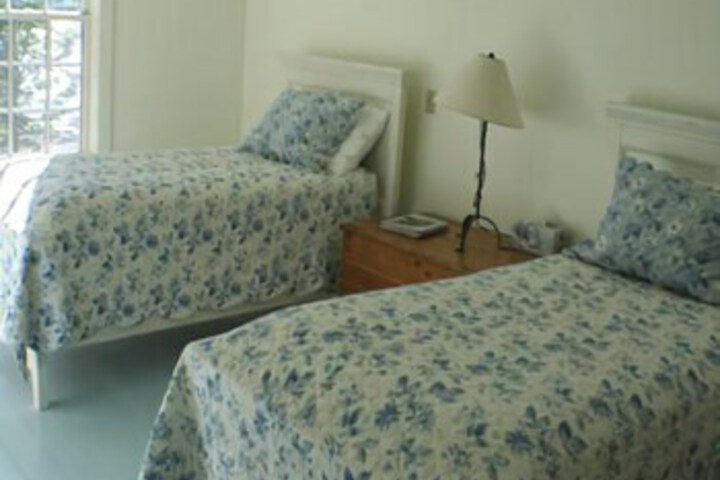 Room 33 of 40