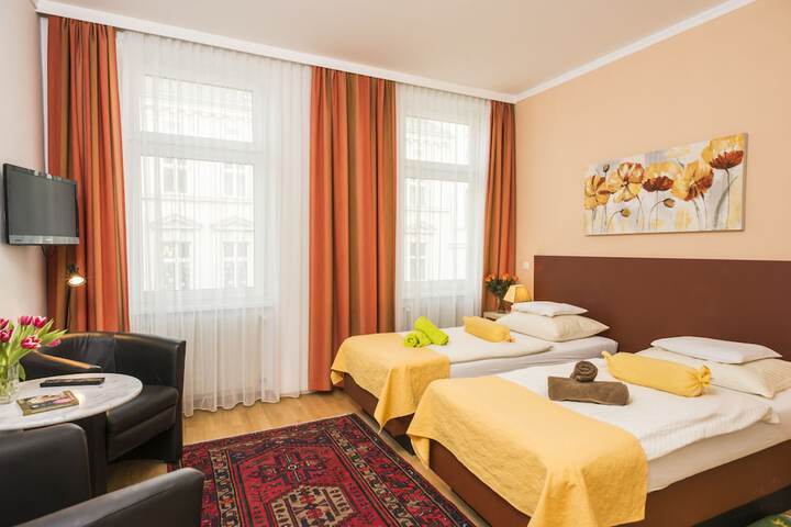 Room 29 of 235