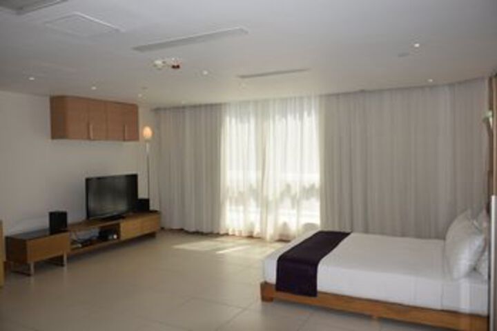 Room 27 of 53