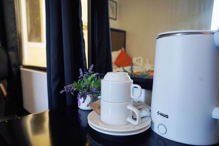 Breakfast/Coffee Service 72 of 143