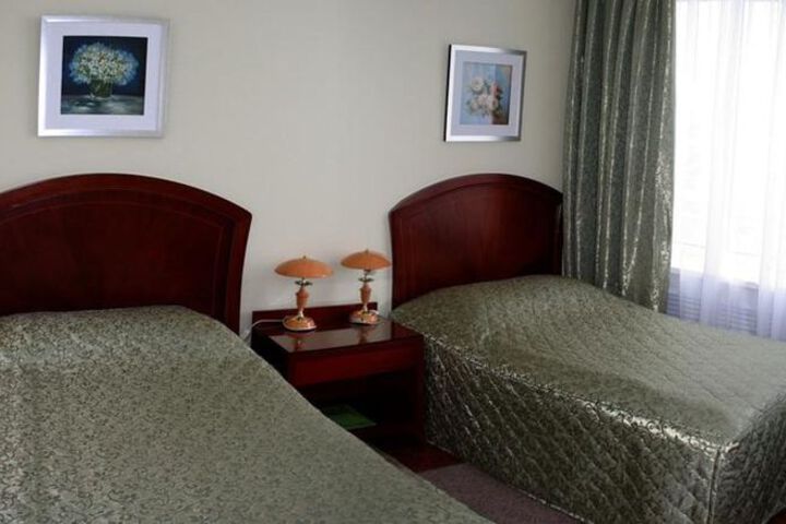 Room 9 of 10