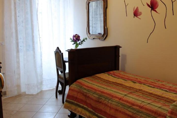 Room 25 of 53