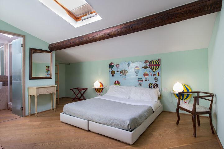 Room 18 of 63