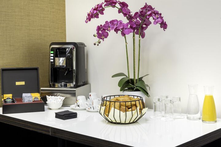 Breakfast/Coffee Service 47 of 63