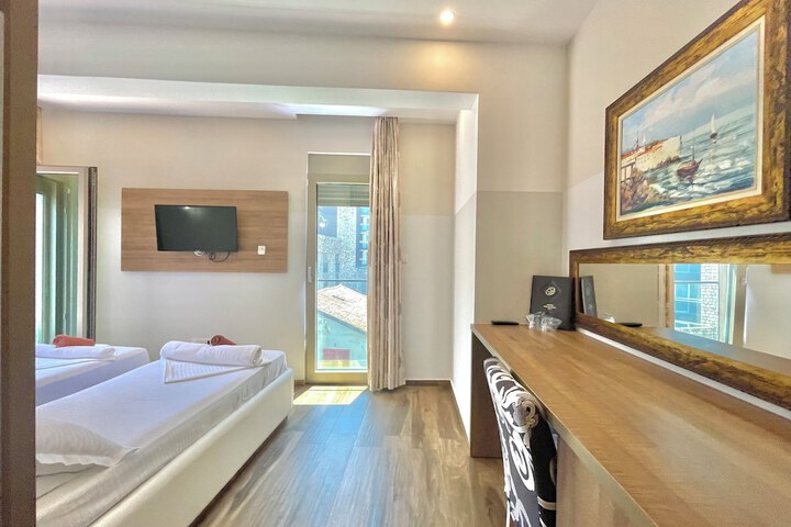 Room 32 of 119