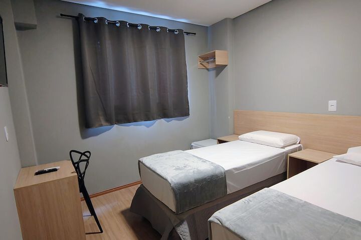 Room 10 of 22