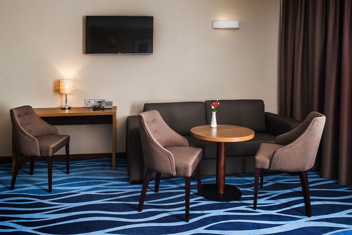 Room 21 of 49