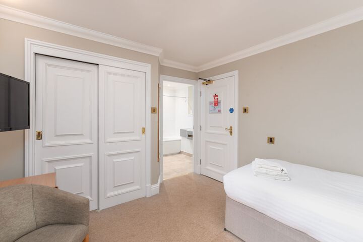 Room 35 of 124