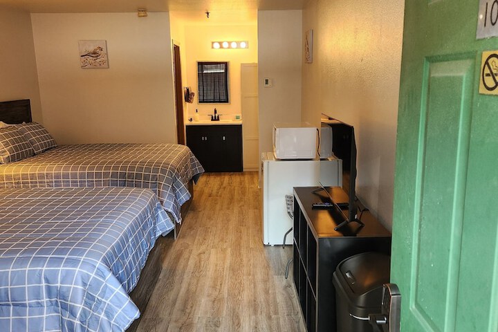 Room 2 of 38