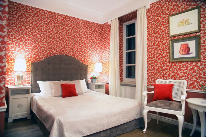 Room 6 of 71