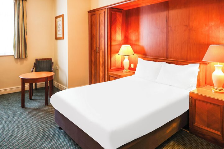 Room 42 of 75