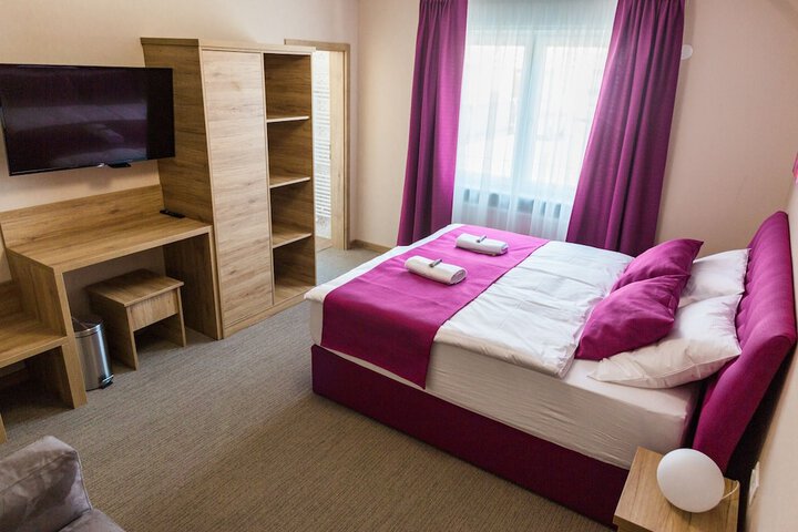 Room 18 of 25