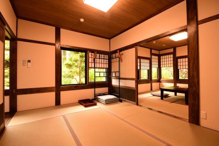 Room 18 of 100