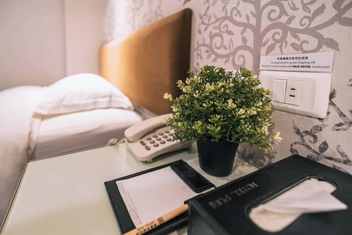 Room 35 of 65