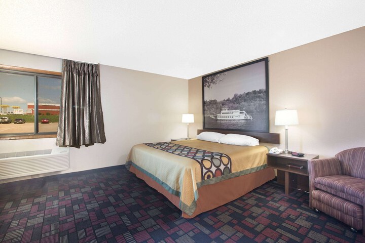 Room 12 of 34
