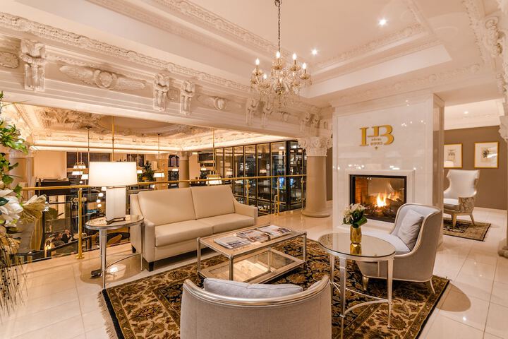 Lounge 149 of 169