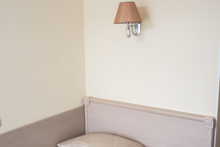 Room 7 of 42