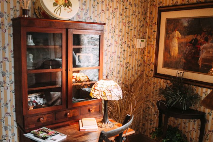 Room 33 of 52