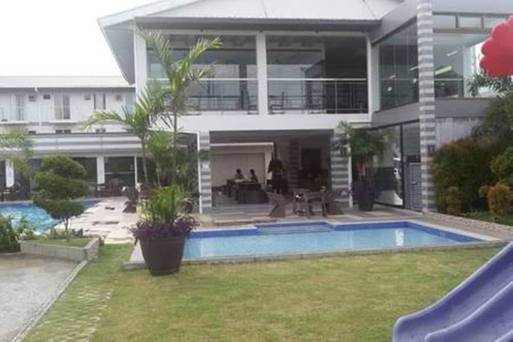 Pool 11 of 19