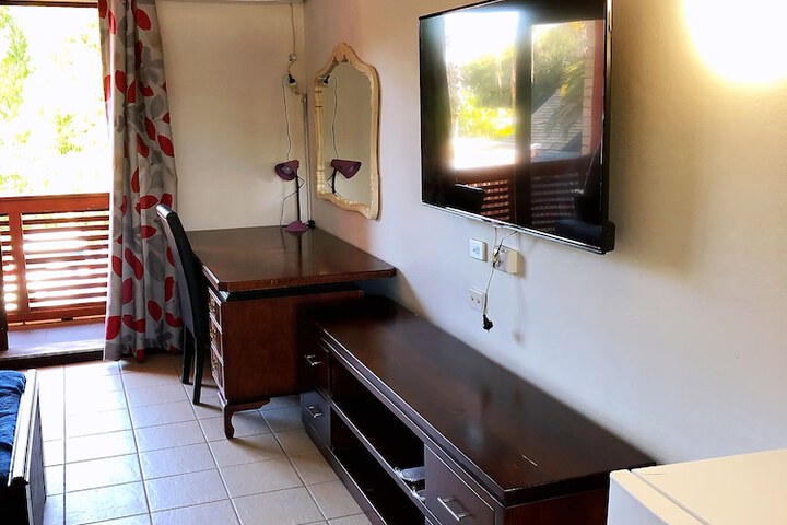 Room 9 of 35