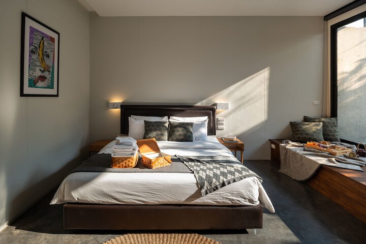 Room 14 of 36