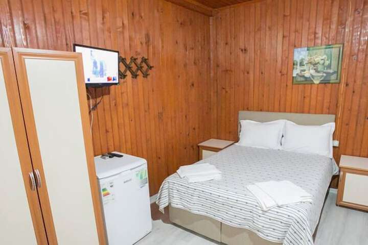 Room 5 of 27