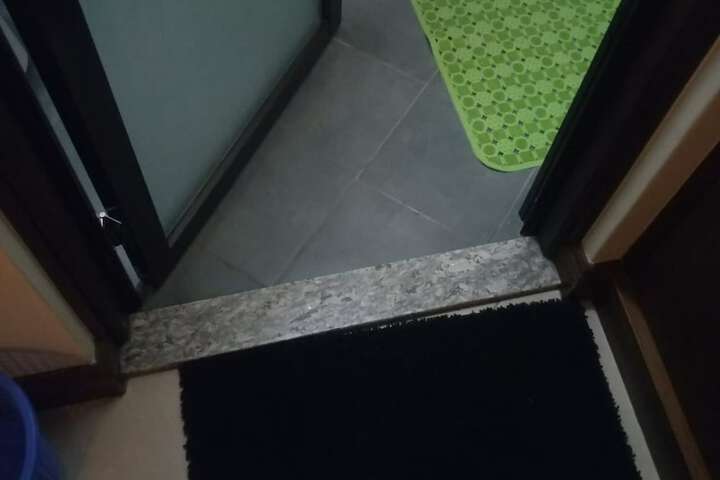 Room 10 of 17
