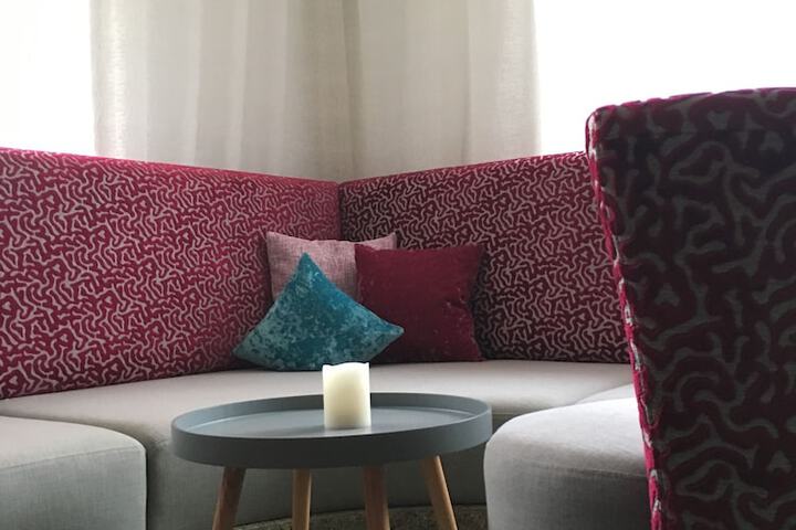 Lounge 132 of 149