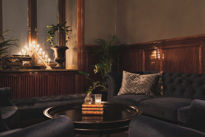 Lounge 19 of 29