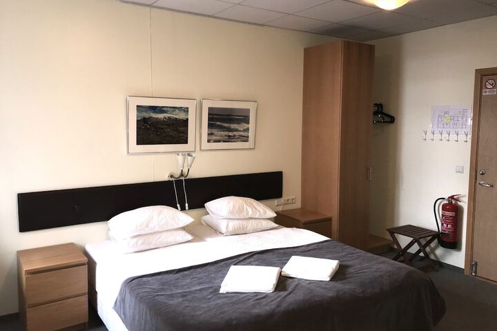 Room 17 of 76