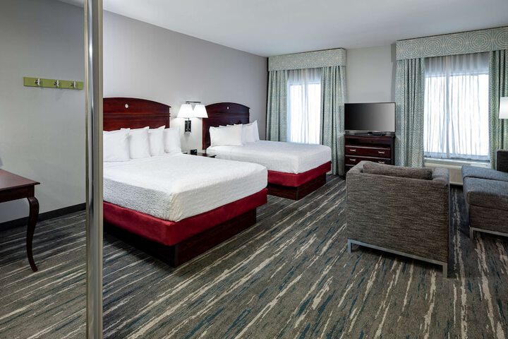2 Queen Beds (4 of 24)